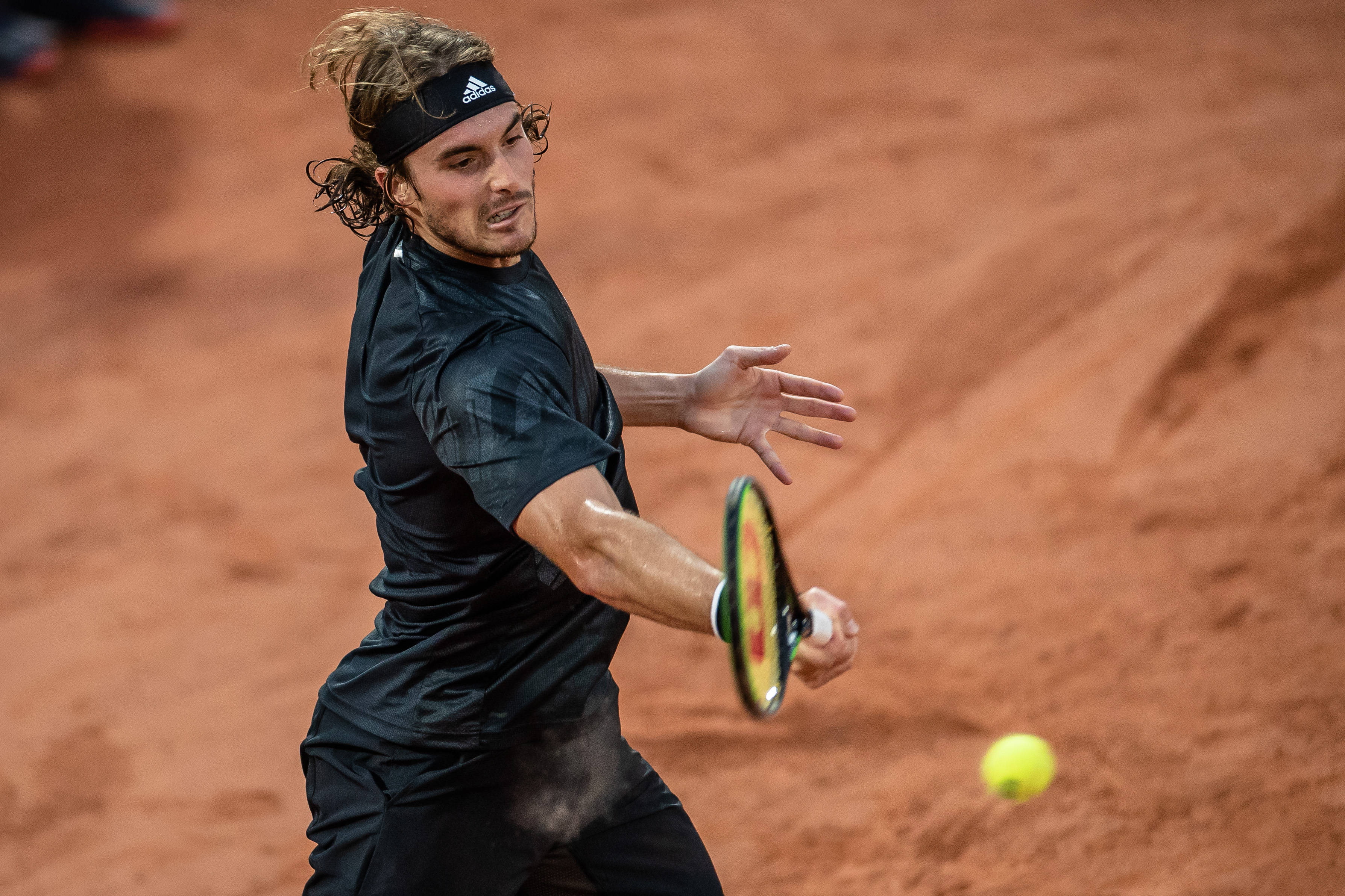 年终总决赛翻盘澳网，西西帕斯统治全场