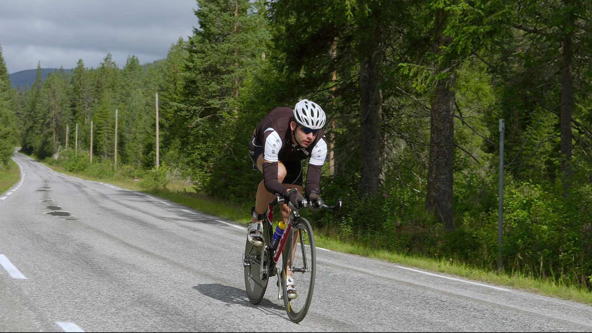 西决生死战焦点战，篮网血拼广东队